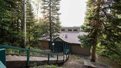 Ski Trail Chalet Exterior